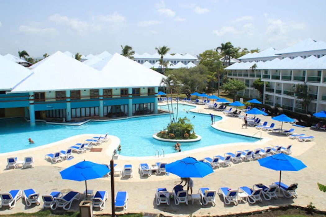 Beachfront Apt With Seaview Dining Patio Lägenhet Puerto Plata Exteriör bild